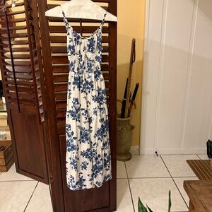 Hollister Blue and White Floral Maxi Dress